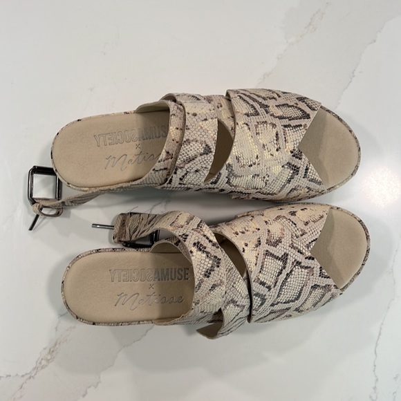 Amuse Society x Matisse Snakeskin Platform Sandals - Picture 4 of 6